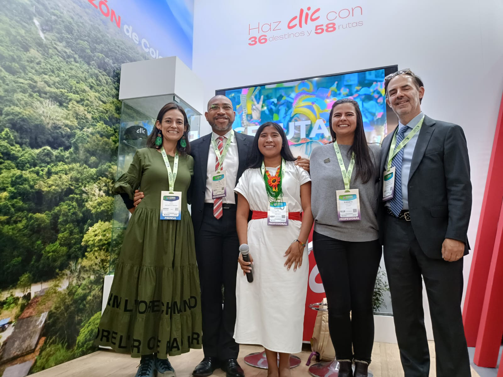 Panelistas invitados al lanzamiento de la alianza entre Aerolínea Clic, Programas de USAID, Destino Naturaleza y Juntanza Étnica 